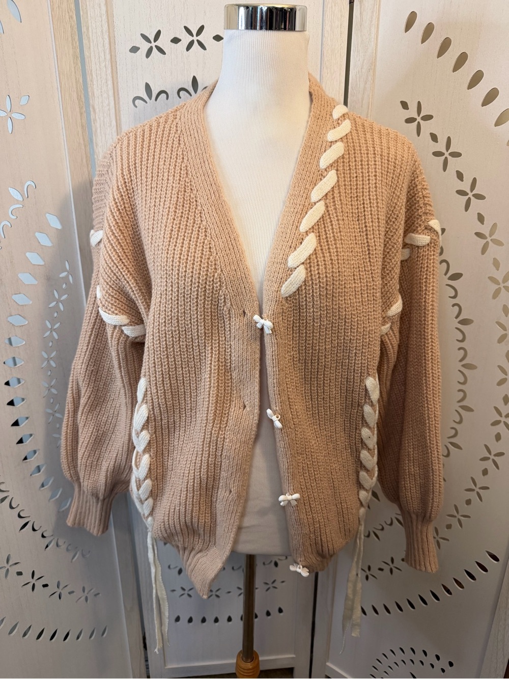 NWT Laced Bow Button Cardigan